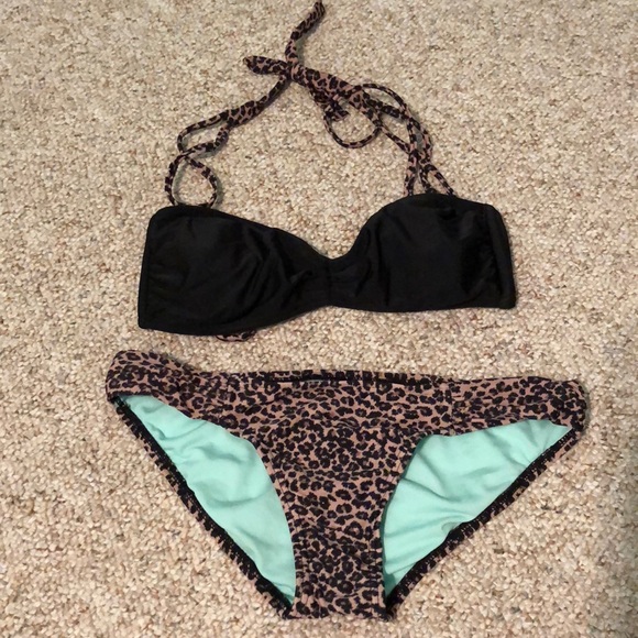 Bikini 🤙🏼SOLD🤙🏼 - Picture 1 of 4
